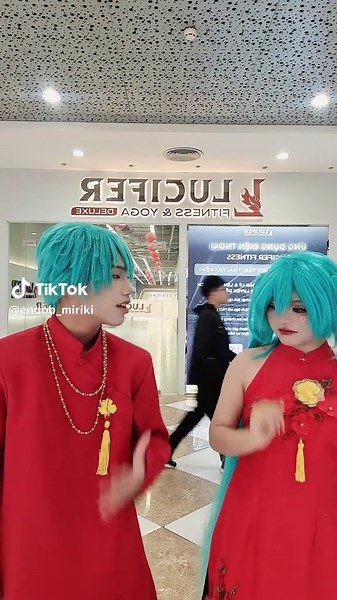 Hatsune Miku Cosplay Makeup Tutorial