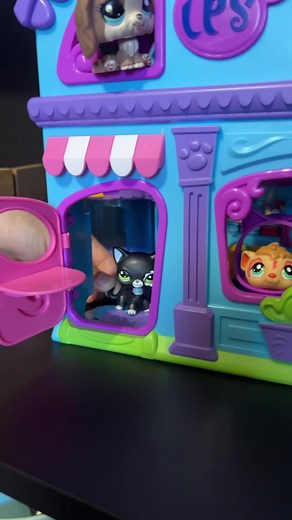 part 1 lps date 😜 #lps #lpsskits #fyp #littlestpetshop #lpsopular #lpstok #lpstiktok #lpscommunity #lpsstory