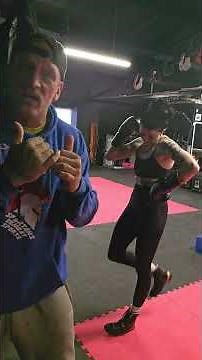 3 Boxing Combos EVERY Beginner Must Learn 🥊 Bag Work Breakdown