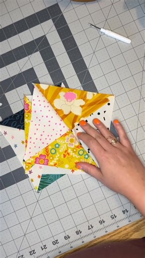 34K views · 309 reactions | A tutorial on how to make four at a time hourglass blocks…I was NOT gonna make them two at a time with half square triangles! This is an old method that has brought me new joy Credit: noaestheticquilts ❤️ #sewingtutorial #sewing #hourglassquiltblock #quilting #quiltingtutorial #quilttok #quiltblock #quiltpattern | Diane Rehn | Facebook