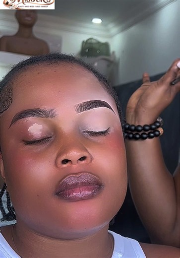 How to Apply Eyeshadow Step by Step - Detailed Makeup Class