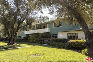 5587 Village Green, Los Angeles, CA 90016 - MLS 26663009 - Coldwell Banker