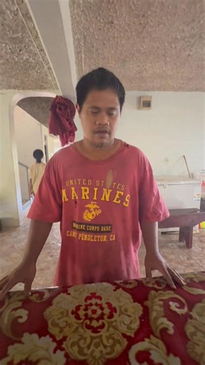 Afe mai e tokoua ko Mote Talamai ke fai ‘ene ki’i hiva kilisimasi … pea koe ma’u pe $$ koe Ikai toe fie hiva ‘etau mote koe lea ia ‘Alu hhhh ‘Ofa lahi atu Motekiai ❤️❤️🙏 | Alani Lisala