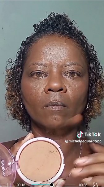 Transformação de maquiagem: Make gringa natural para pele negra