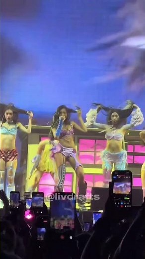 KATSEYE singing “Pinky Up“ together Solo FanCam Live @ Coachella 2026 solo part 2 💙💕💫🩷✨ Weekend