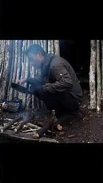 🌿 Building a Bivouac Door | Primitive Survival Shelter & Cooking Creamy Noodle Soup 🍜🔥