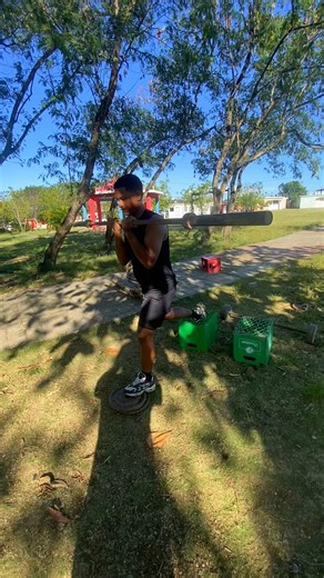 🔥 DÍA DE PIERNAS EN LG ACADEMY ⚾️ Hoy construimos la base del rendimiento. Más fuerza. Más estabilidad. Más explosividad. Porque la potencia del swing, la velocidad en las bases y la reacción en defensa nacen desde el suelo. 💪 Piernas fuertes ⚡ Arranques rápidos 🏃‍♂️ Juego explosivo El trabajo silencioso de hoy… son las jugadas grandes de mañana. #LGA #LegDay #BaseFuerte #Beisbol #Potencia