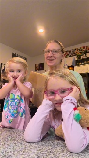 Arielle & Steven | Orlando Family 🌴 on Instagram: "Kelpo is FINALLY out and as a lifelong SpongeBob fan… I’m absolutely here for it 🧽💛 This cereal is a sweeter, fun twist on a childhood favorite (hello, Kix 👀) and they totally nailed it in all the right ways. It’s already a new household favorite over here, and the SpongeBob vibes just make it even better. Don’t forget to grab your Kelpo and head to the movies 🍿 🎬 Go watch SpongeBob SquarePants — search for SpongeBob SquarePants, only in t