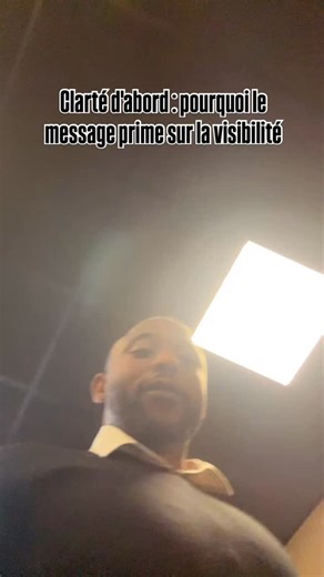 Abonne toi @franky.connect expliquons pourquoi chez Artiboost , on ne commence jamais par la visibilité. Nous partageons notre approche : avant de parler d’algorithme ou de plateforme, on se pose une question simple - est-ce que ton projet est clair ? Nous montrons comment beaucoup communiquent sans direction et comment leur message se dilue. Nous travaillons d’abord sur le fond, la vision, le positionnement et le message, puis seulement après on met ça en forme. Parce que la forme attire l’atte