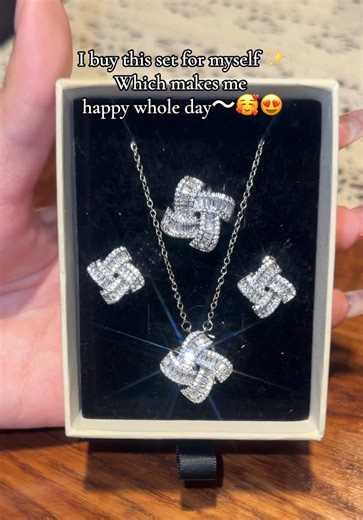 Stunning Zirconia Jewelry Set for Fashion Lovers