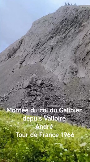 Bonjour à tous Vidéo de la montée du col du Galibier depuis Valloire le 26 juin pendant mon tour de France sur le tracé du Tour cycliste de 1966. Vous pouvez voir mon voyage à partir de mon Facebook : Deconcarneauavelobiensur André. #coldugalibier #cyclotourisme #cols #tourdefrance Deconcarneauavelobiensur André | Deconcarneauavelobiensur André