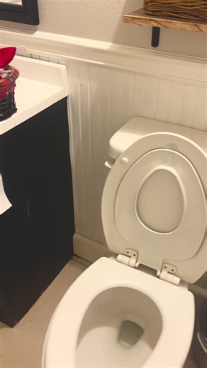 #Elfontheshelf #momcontent #happyholidays #christmas | Elizabeth Hanson