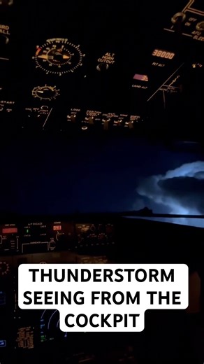 Thunderstorm seeing from the cockpit ⚡️#boeing #boeing737 #flightdeckview #pilot #pilot