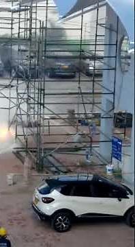 Mobile Scaffold into Powerlines