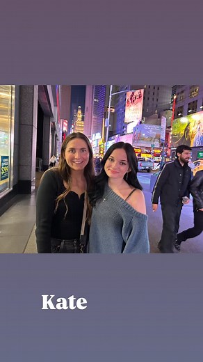 We’re wishing our kennel assistant Kate a very happy birthday today! She’s celebrating in NYC (with her sister - pictured - and parents)! Lucky girl! Happiest of days, Kate! 💜🥳🎂🎈🤩🎉🎊🤗 | Happy Tails Learning Center for Dogs
