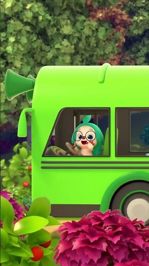The Wheels on the Bus go round and round! | #rhymes #shorts