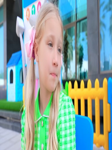 Roma and Friends - Trip in a House on Wheels#545 | Diana and roma Shoow