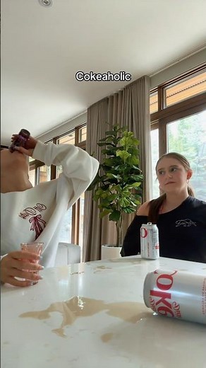 IM DYINGG🤣 #coke #funny #funnyvideo #trending #viralvideo #shorts #fyp #friends #relatable #real#67