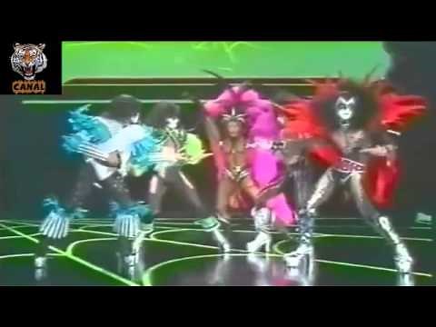 Linda Carter ( La mujer maravilla) - I was Made For Loving You ( Kiss )