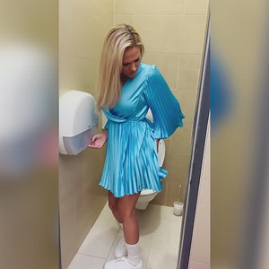 175K views · 507 reactions | Unexpected DIY: Making a Dress from Plastic | 3-Minute Hacks | Facebook