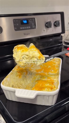 Audrey Rogers on Instagram: "loving these creamy verde white chicken enchiladas for spring! easy, cheesy, & smothered in the dreamiest verde sauce🌱✨ perfect for gatherings or an easy weeknight dinner you’ll want to make again and again! Ingredients: - rotisserie chicken, shredded (about 2-3 cups) - 1 cup mild cheddar, shredded (1/2 for filling, 1/2 for topping) - 1 cup pepper jack cheese, shredded (1/2 for filling, 1/2 for topping) - 1/4 cup cilantro, chopped - 1/4 cup green onion, chopped - 4