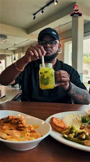 Ecr la ipdi oru beach cafe ah ⛱️