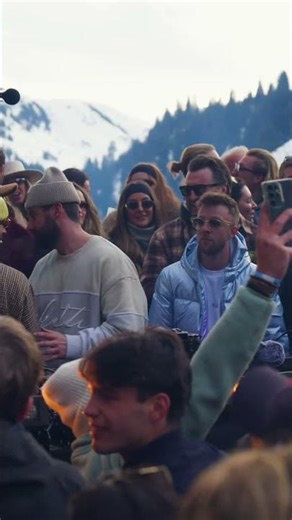 Epic Festival Vibes: DJ Drops Beats, Crowd Goes WILD! #shorts