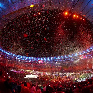 Live bei der Eröffnung der Olympischen Spiele in Tokio 2020 dabei sein? Mit Eurosport, verfügbar über Drei TV, kannst du am 23.7. ab 13 Uhr aufdrehen und u.a. der Flamme bei ihrer Ankunft im Olympiastadion zusehen. Ganz einfach am Smartphone oder Fernseher – und auch noch gemütlich im Nachhinein. #Tokyo2020 #StrongerTogether #DreiMachtsEinfach | Drei Österreich