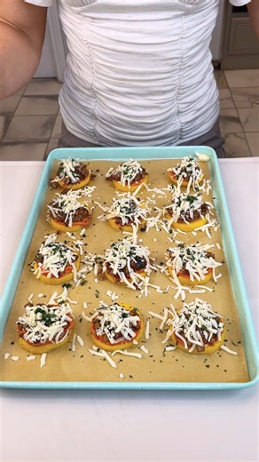 Everyone Asks For This Recipe Rachel makes easy cheesy polenta sliders for any gathering | Justine’s Kitchen