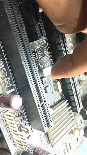Gigabyte Ga-F2A58M-S1 BIOS Chip Change #fixing #error #programing #repairshorts #fix #fixingsolution