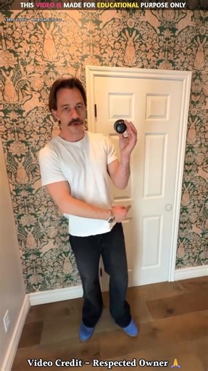 I Found a Man's house with a unique door 😱🏠🚪| Survival House Step by Step”82 #shorts​