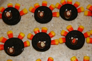 Simple Oreo Turkey Cookies for Thanksgiving