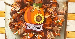 DIY Easy Fall Burlap Wreath Idea