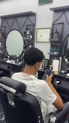 Taper Fade Haircut in Barcelona's Barbershop