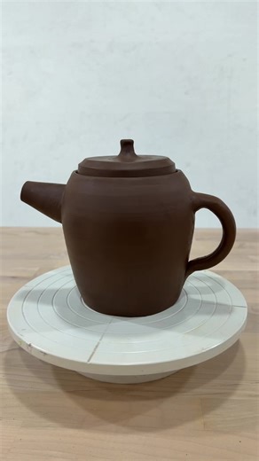 #ceramicartist #teapotdesign #clayart