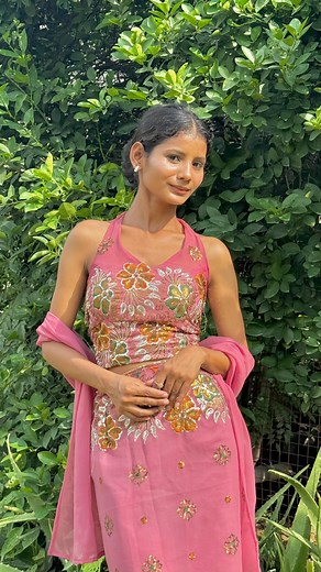 Rekha Kolwal | 90s dress🥰😍 Pretty colour ,but let switch up the pattern 😌 #foryou #recreate #90s #90sfashion #explore #instamood #outfitoftheday | Instagram