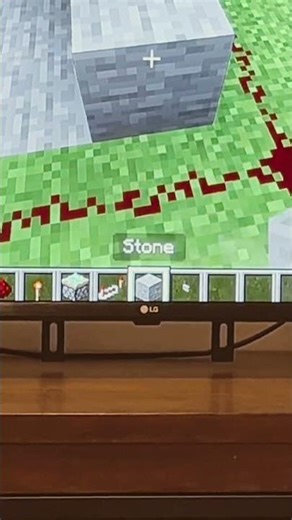 How to make an easy redstone door in Minecraft bedrock #minecraft