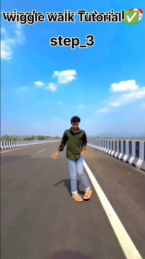 Wiggle walk Tutorial 🤡🤡🤡#trending #like #views #viral #dance #shortvideo #moves