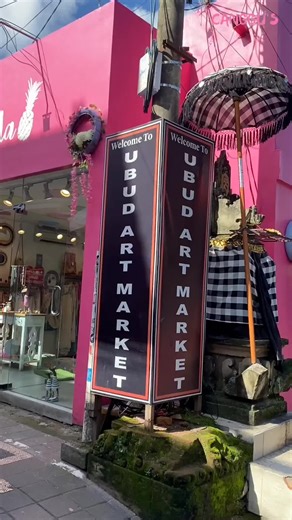 Explore Ubud Art Market in Bali for Traditional Souvenirs