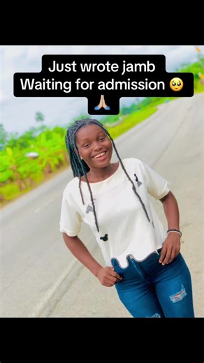 This is the testament that God is hereeeeeee😭😭😭lord I’m grateful 🥺🙏🏼mama i madeeeeee itttttttt😍#fyp #viral #graduation