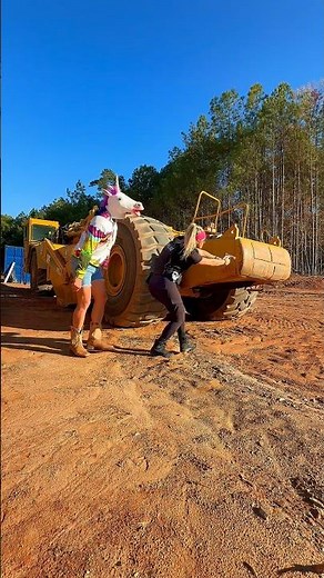 Cop gets tailed by perp 🦄 ✨ #police #comedy #skit ‪@doug-the-unicorn‬