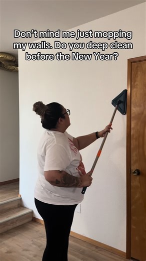 Yes I mop my walls… Do you? #wallmop #holidayhaul #tiktokshopholidayhaul #wallcleaner #ajustable