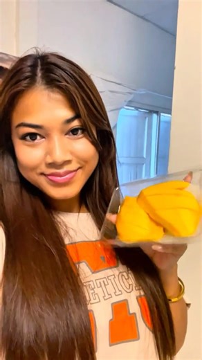 Best mango and sticky rice in ￼Thailand #foodie #streetfood