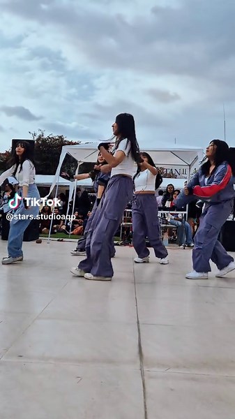 NEW JEANS - ETA BY @MIDNIGHT @Vulcánika Fest #newjeans #eta #kpop #kpopdance #kpopperu #kpoparequipa #kpopfypシ #kpopdancecover #kpopers #bunnies #fyp #arequipa