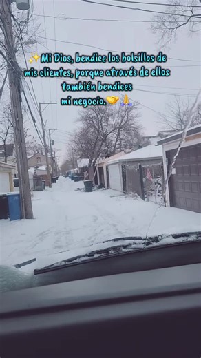 ❄️El clima no nos detiene❄️ ☎️Si nos llamas, estaremos en tu 👷🏾‍♂️proyecto o 🏡 casa de habitación 💵 El mejor precio, por las mejores canaletas en todo 📍Chicago-Indiana-Milwuakee/Wisconsin. 🚍Entrega inmediata 💰Páganos a través de Zelle, efectivo o cheques 🏆Material 100% calidad 🕓Puntualidad y responsabilidad a la hora de tu entrega 📝Agende ya #contratistas #roofing #guttersdeliveryservices #gutterservices #deliverydriver