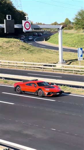 Une incroyable AMG Project One à Lausanne, un moteur de F1 fan ? #projectone #amgone