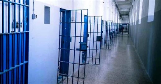 Sedicimila detenuti potrebbero presto lasciare la cella: cosa prevede lo "svuota carceri"