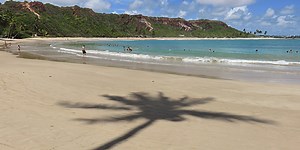 Praia em fevereiro: onde não pegar chuva no Brasil e no Caribe