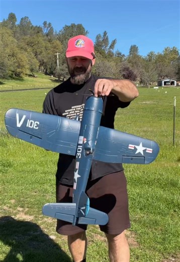 The FMS F4U Corsair 800mm is a great RC warbird if you love classic WWII aircraft. ✈️ With its iconic gull wing design and detailed scale look, it stands out both on the ground and in the air. The 800mm size makes it easy to transport while still delivering smooth, stable flight and plenty of power for fun passes and aerobatics. A really fun warbird for anyone who enjoys scale flying and classic fighter planes. #rcplane #rcairplane #warbird #rcflying #radiocontrol