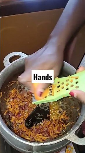 How to use a grater to grate carrots in 10 seconds #food #foodie #carrots#grater